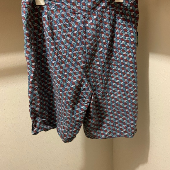 Patterned swim trunks. - Picture 5 of 8